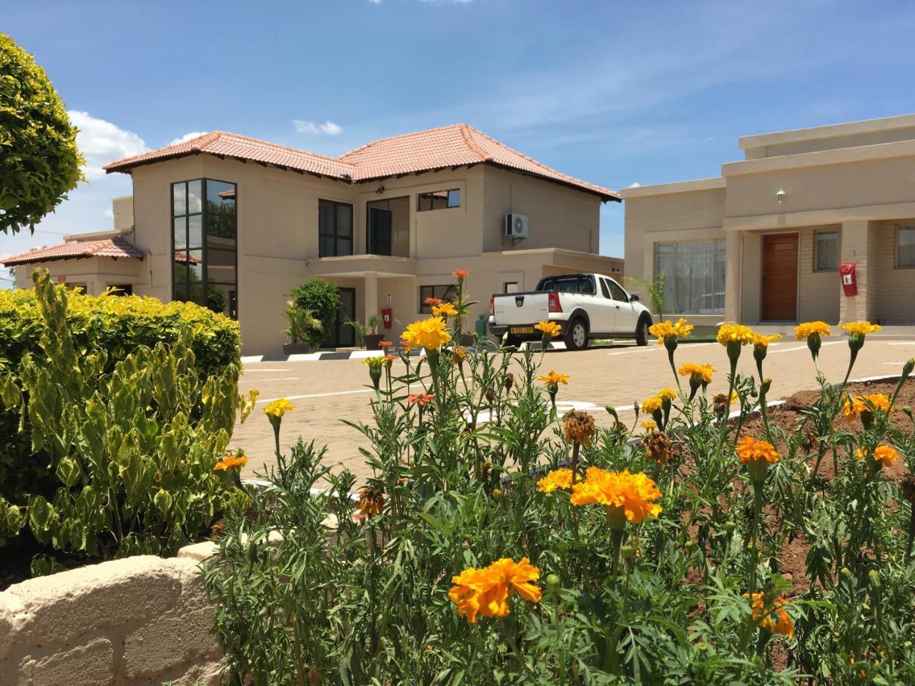 Hill View Inn Serowe Exterior foto